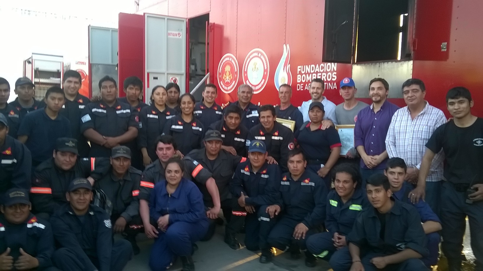 Más de 60 Bomberos Voluntarios y Agentes de Prevención entrenaron para resolver situaciones extremas