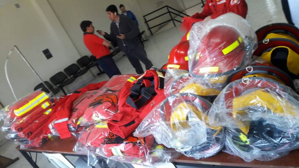 Bomberos Voluntarios  Martin Miguel de Güemes recibió equipamiento estructural