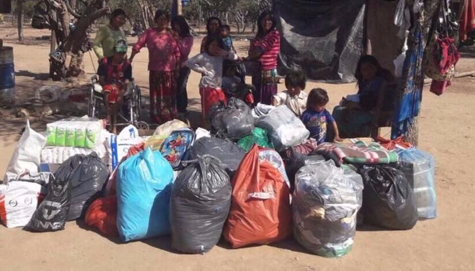 Conmovidos por una historia triste, llevaron ayuda a una familia wichi