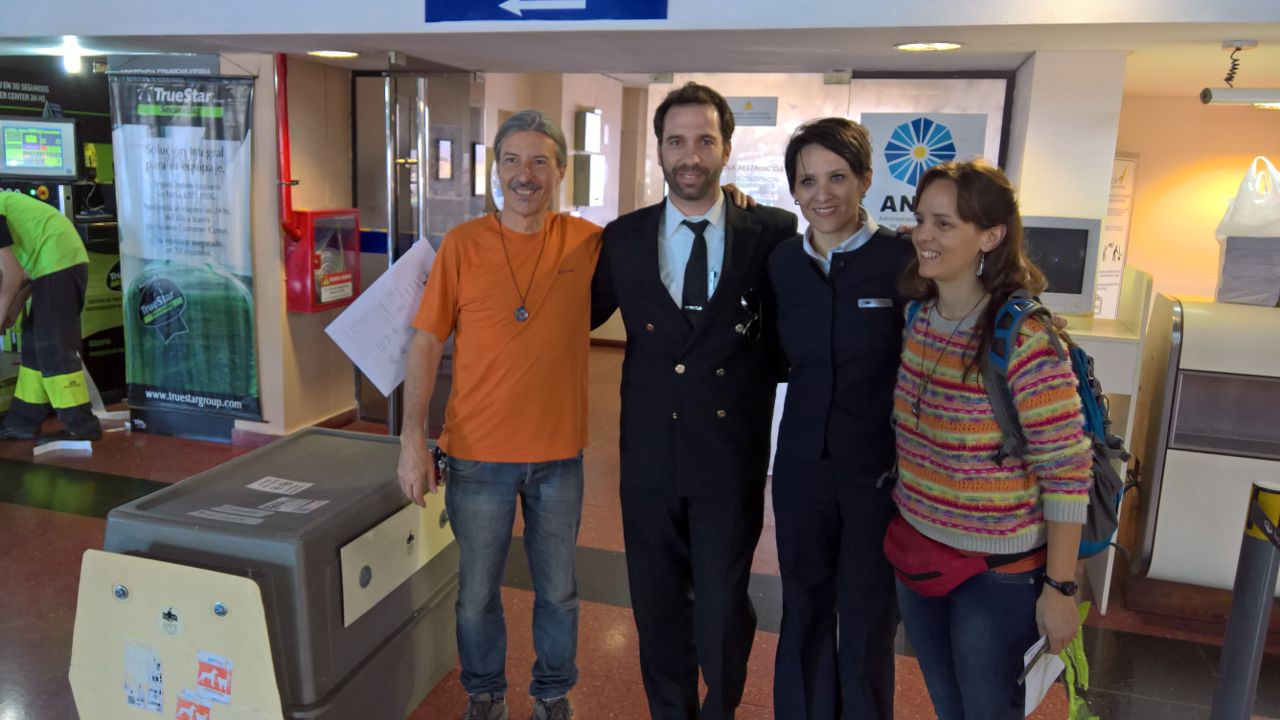 Un vuelo de Aerolinas Argentinas trasladó desde Buenos Aires a Salta el cóndor “Qhawaq”