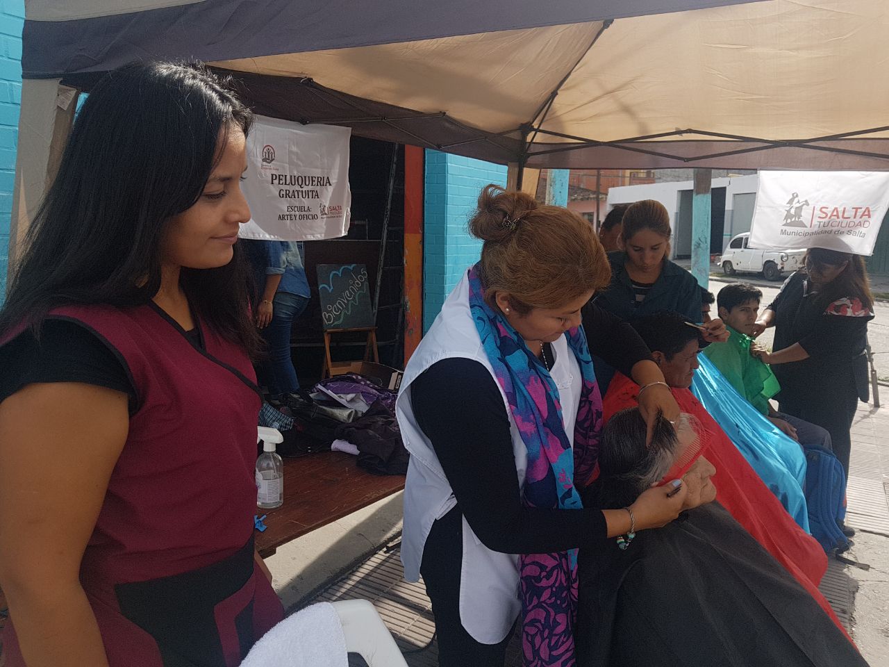 “Lukeadores en tu Barrio”, el taller de peluquería que llega a barrio El Palenque