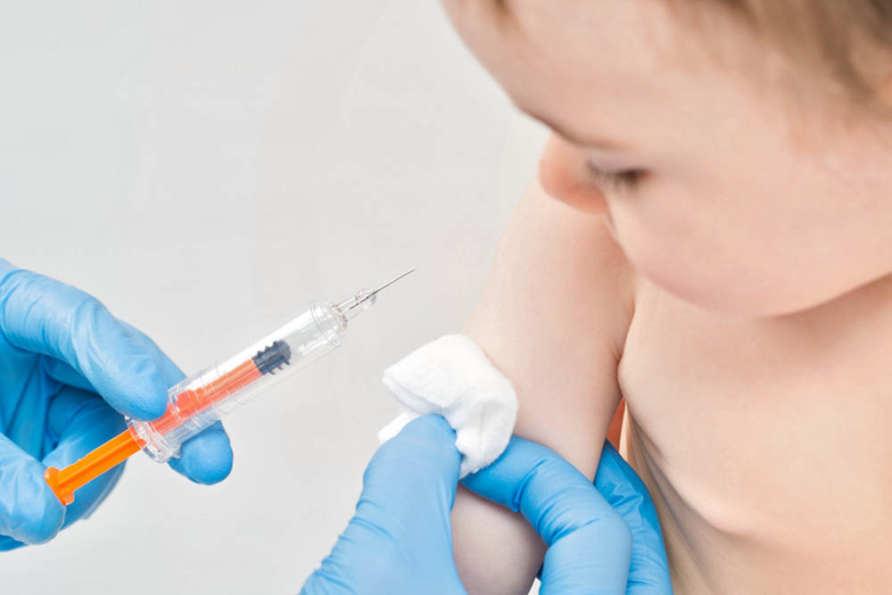Las vacunas para prevenir la meningitis están disponibles en todos los servicios públicos de salud