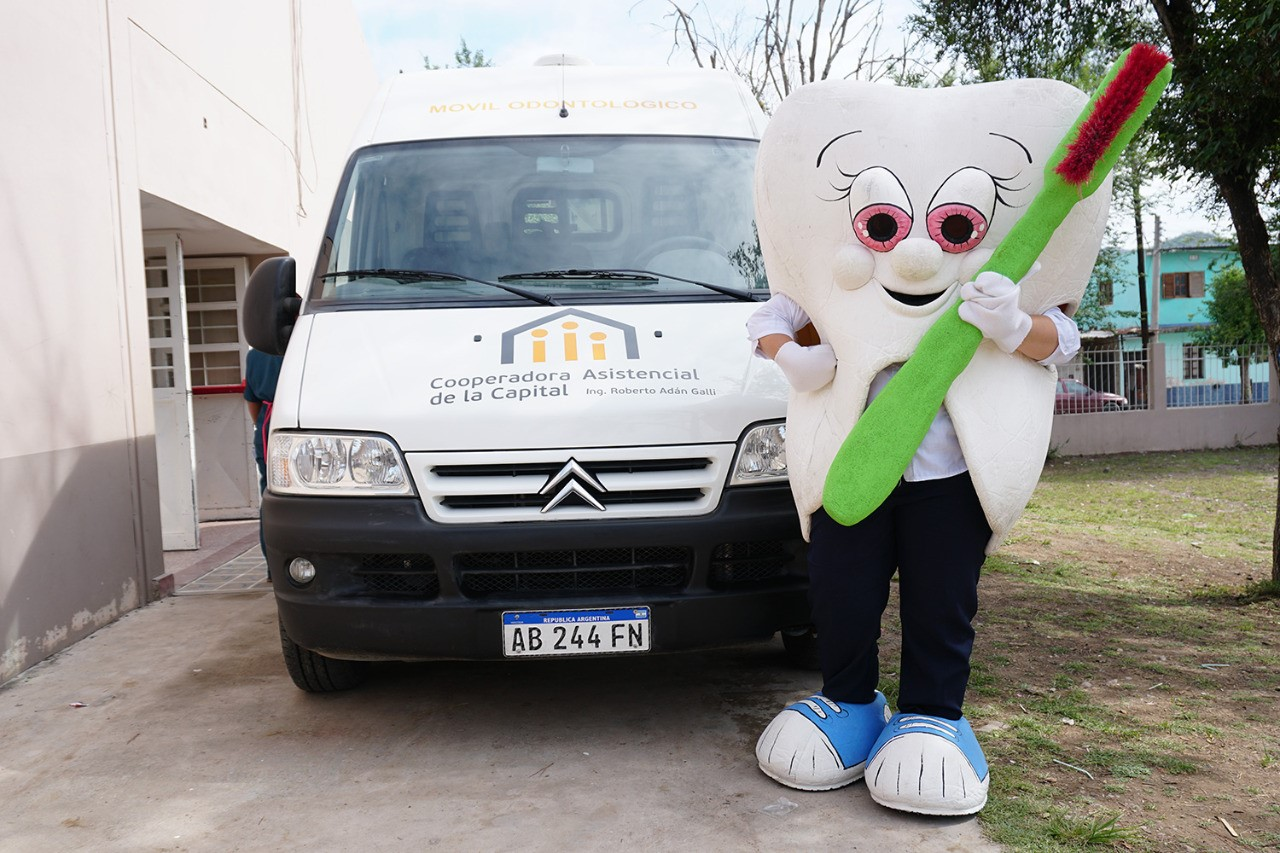 El Móvil Odontológico iluminó la sonrisa de más de cinco mil niños en 2018