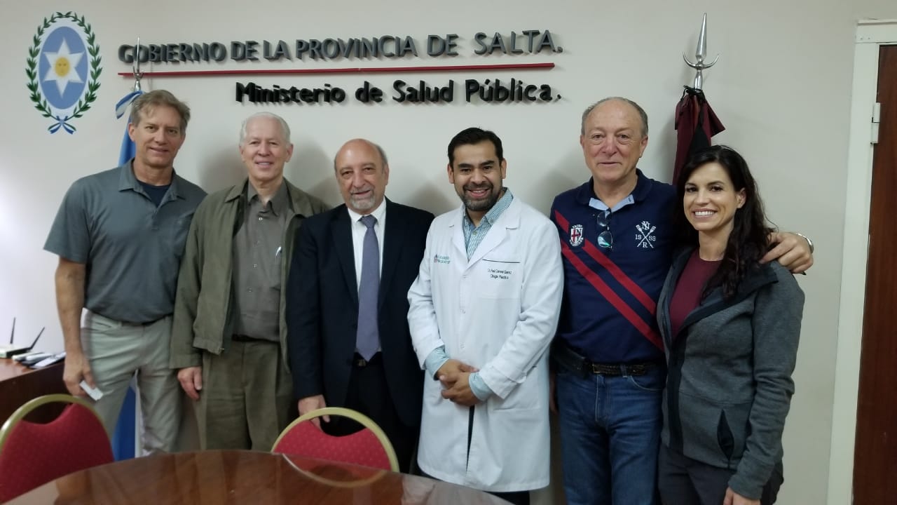 El HPMI recibió prótesis mamarias para pacientes oncológicos
