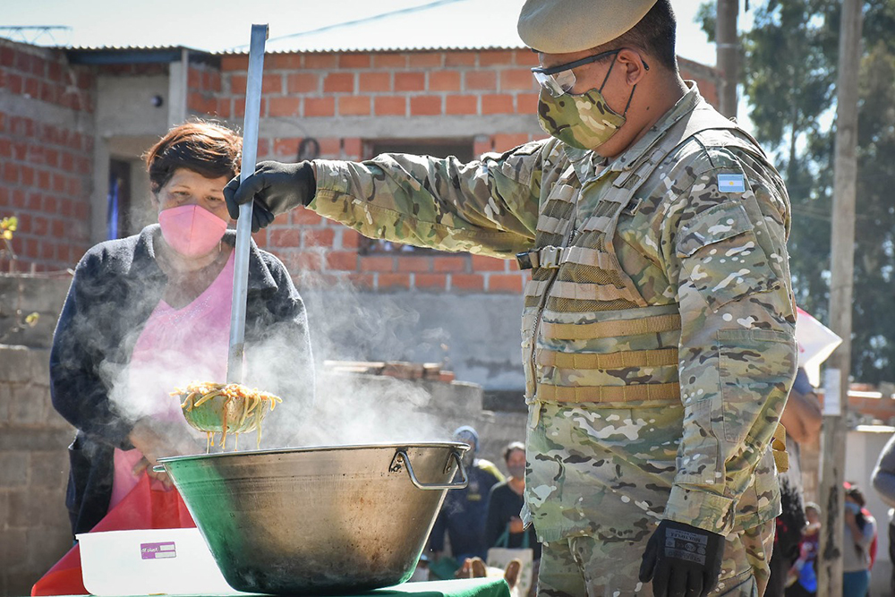 El  Ejército Argentino coordinaron una nueva jornada de asistencia alimentaria