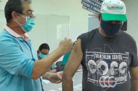 Vacunan contra COVID-19 a pacientes con cardiopatías, diabetes tipo 2 y VIH