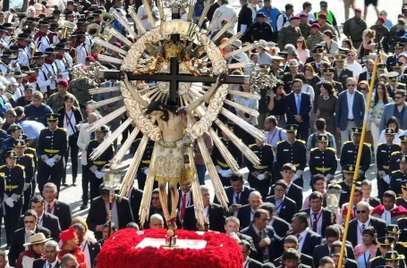 El pueblo de Salta renovó su Pacto de Fidelidad y amor con el Señor y la Virgen del Milagro