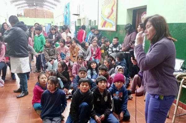 Pobladores de Tolar Grande recibieron atención de salud por especialistas