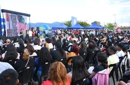 La UPATecO y la Municipalidad entregaron 700 certificados a vecinos que culminaron cursos de formación y oficios