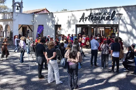 Más de 30 copleros formaron parte del cierre de «Voces Vivas» en el Mercado Artesanal