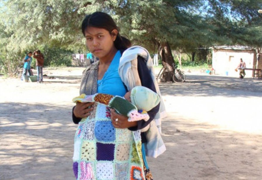 “Salta Teje y Abriga” primer abrigo, manta de retazos