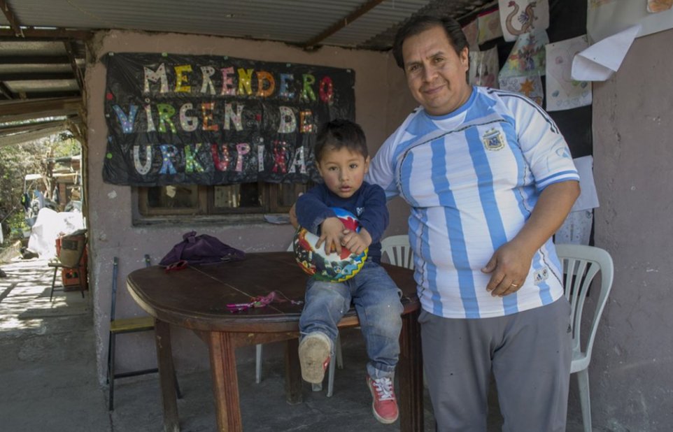 El merendero Virgen de Urkupiña colecta abrigos