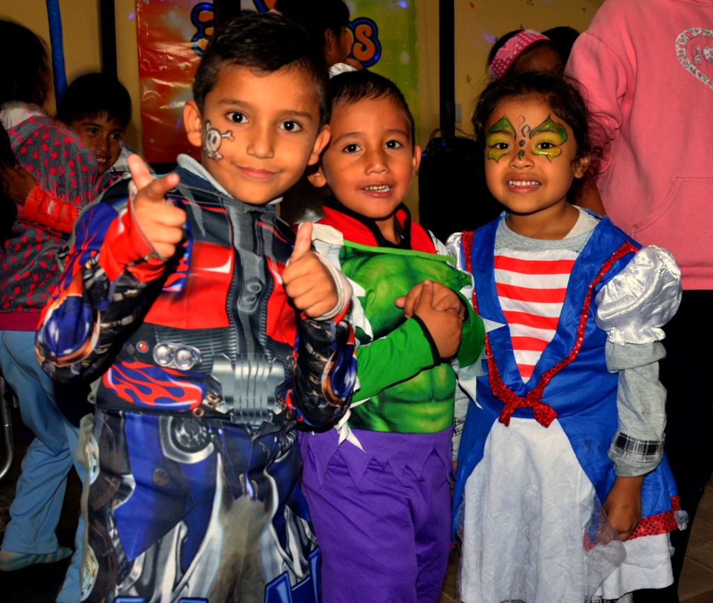 Niños de Barrio Solidaridad disfrutaron una hermosa tarde