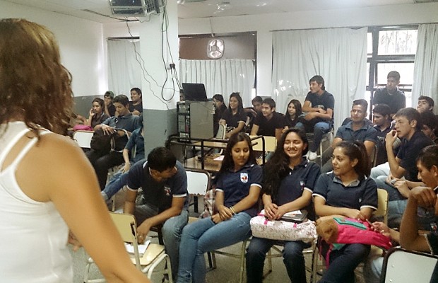 Jóvenes se suman a la campaña para evitar la violencia en el noviazgo