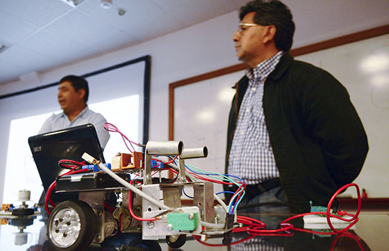 Lanzan nuevos talleres para jóvenes sobre robótica y autos solares