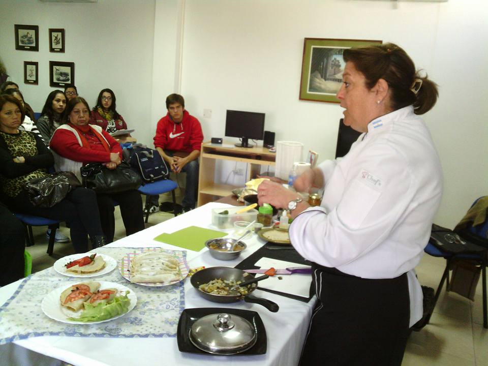 Clase de autocuidado para pacientes con diabetes