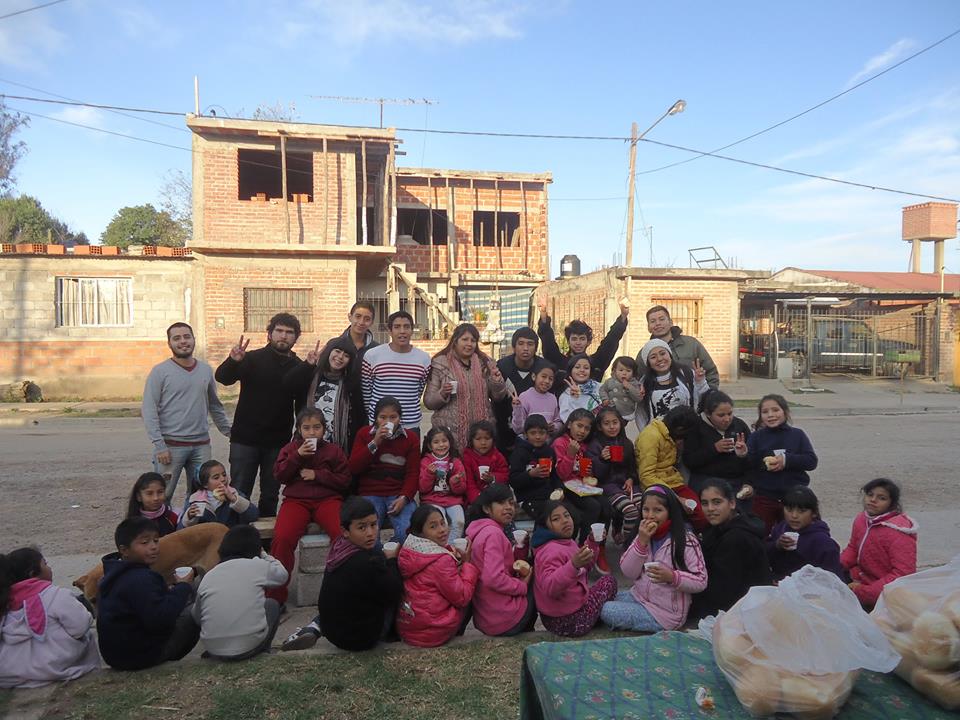 El voluntariado Universitario recorre los barrios de la ciudad