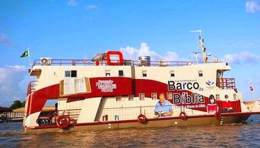 Barco distribuye 15 mil Biblias en comunidades de la selva amazónica de Brasil