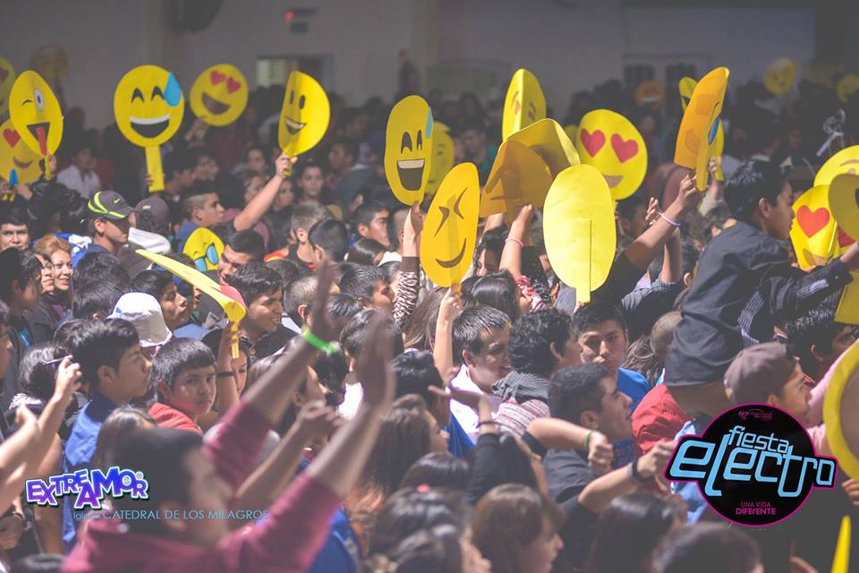 #FiestaElectro congregó a más de 3.000 jóvenes de la ciudad