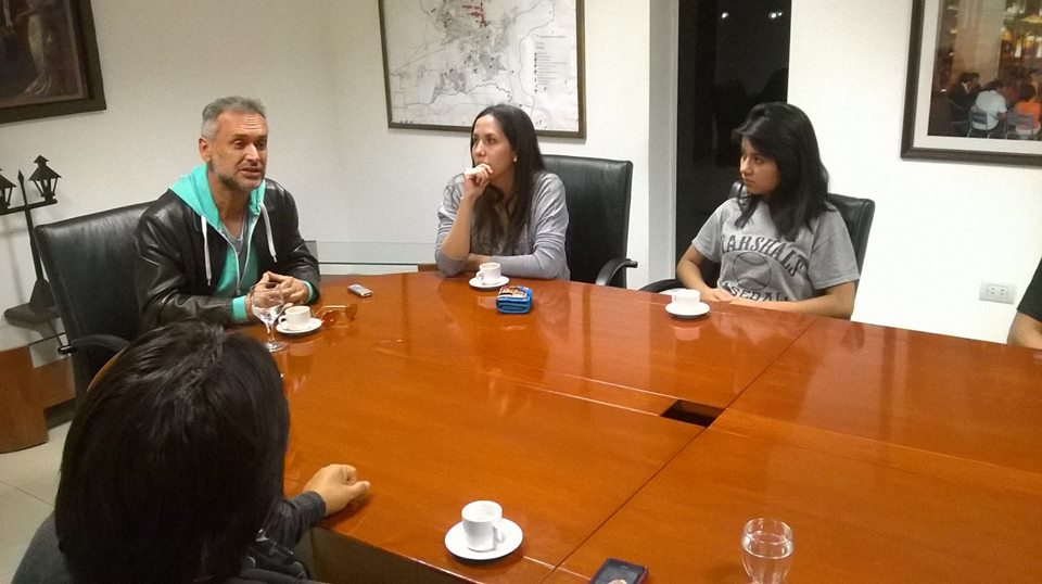 Daniel Meaglia brindó una charla motivadora a miembros del elenco de Teatro Ecuménico Municipal