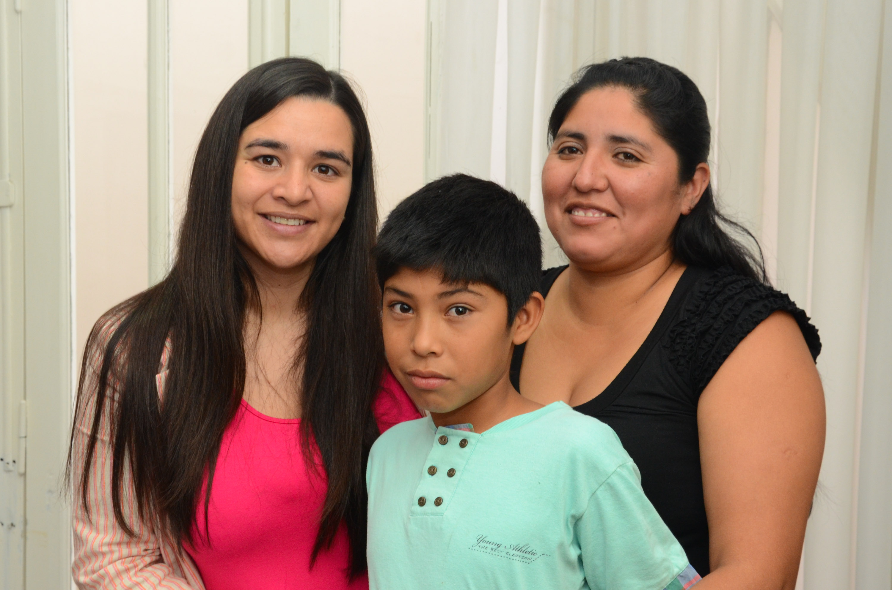 Un total de 29 salteños recibieron becas  estimulo gestionadas por Evita Isa