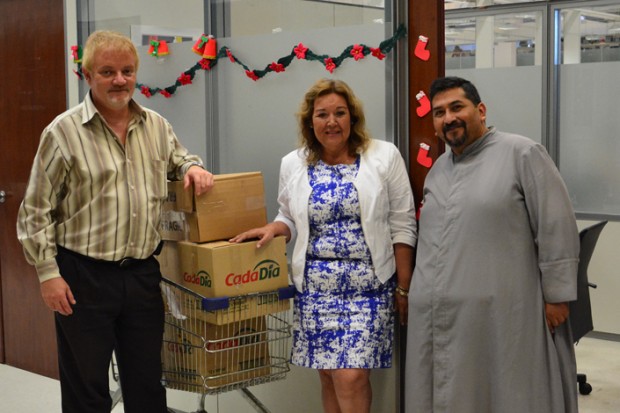 La Municipalidad donó ropa y alimentos a la parroquia Sagrado Corazón de Jesús