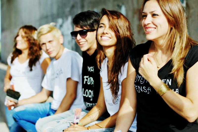 “Acción Poética Salta” pondrá a la venta remeras con sus frases