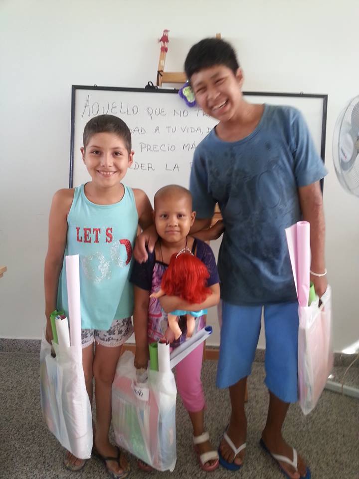 La Fundación HOPe entregó kits escolares