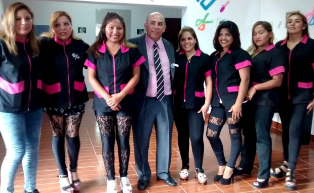 “La Pelu del Futuro”, el espacio donde salteñas aprenden un oficio