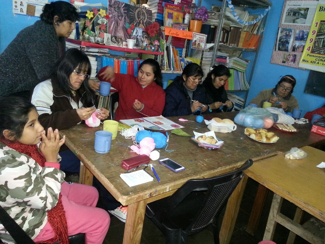 La campaña de la asociación Salta teje y abriga llegó a barrio Palermo