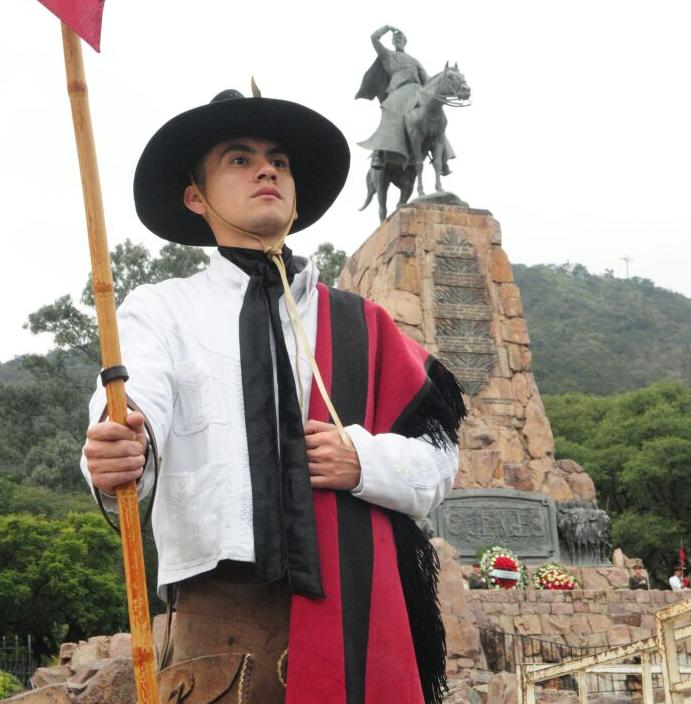 Güemes Héroe Nacional por Cristina Fiore