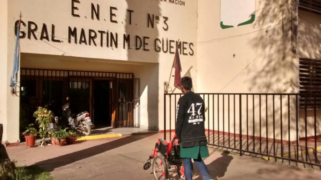 Alumnos de escuelas técnicas restaurarán sillas de ruedas