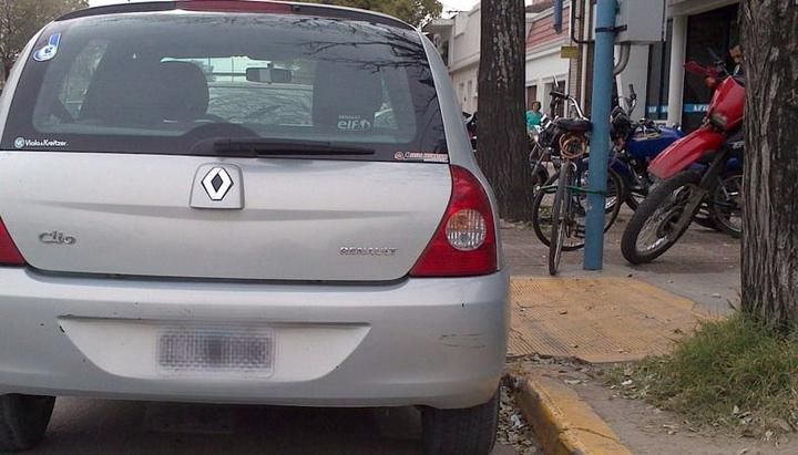 Piden respetar las señales de tránsito y contribuir con la accesibilidad de los peatones