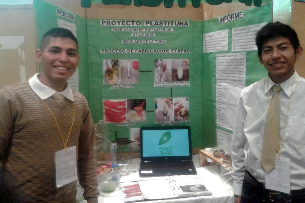 Estudiantes de Güemes fabrican material plástico biodegradable a partir de la tuna