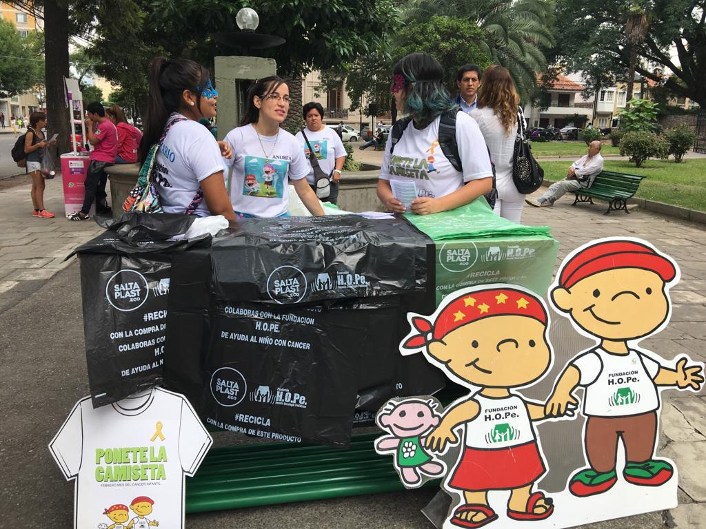 Instituto de Salta es la primera empresa en adquirir bolsas a beneficio de fundación H.O.Pe