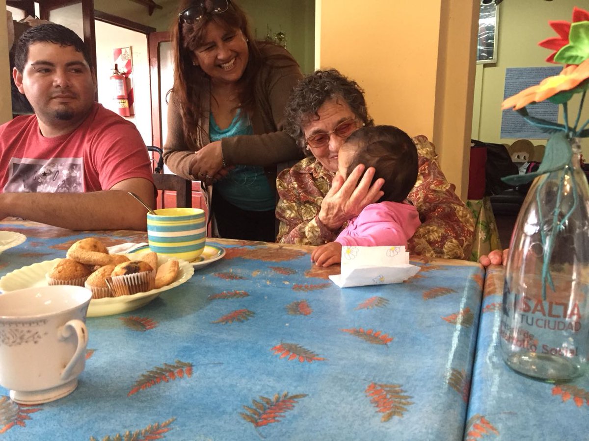 Voluntarios de todas las edades compartieron una jornada social en el hogar Cristo Rey