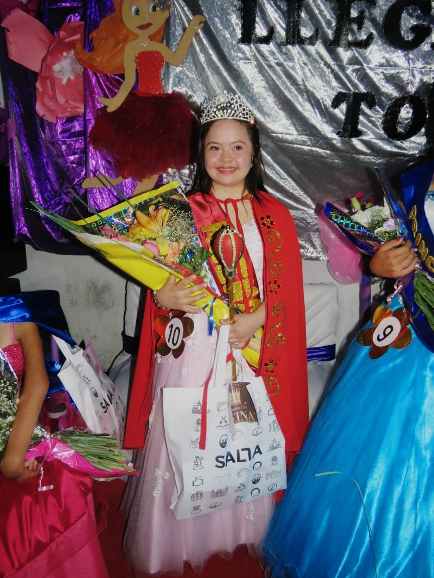 Solana Hognadgel de la Fundación Colibrí es la reina provincial de la discapacidad