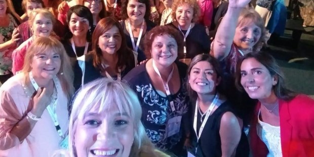 Multitudinaria reunión de mujeres evangélicas convocadas por la vida y familia