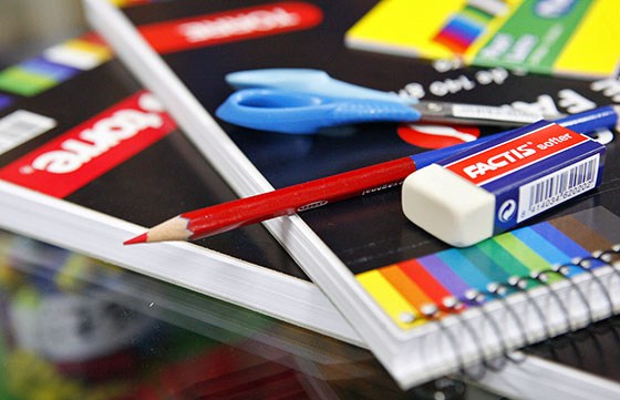 Entrega de cartillas y kit escolares