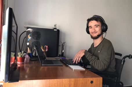 Tiene una discapacidad, se recibió de ingeniero y Mercado Libre lo contrató: “La mejor empresa”