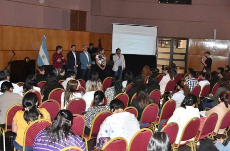 Más de 150 docentes del nivel secundario participan del taller: Ludopatía y Ciberbullying