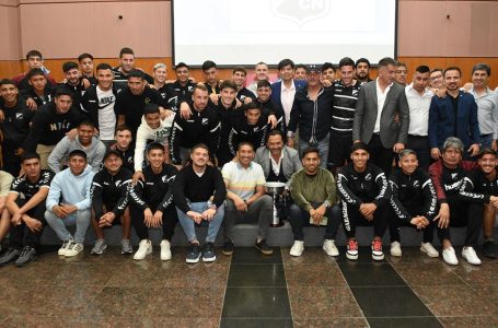 Orgullo salteño: Sáenz recibió al plantel de Central Norte tras su histórico ascenso a Primera Nacional