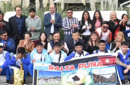 De la Puna a China: Sáenz despidió a estudiantes que inician un viaje enriquecedor para su futuro profesional y personal