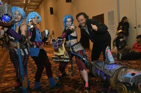 El Gobernador compartió con más de tres mil jóvenes la última edición de Dimensión Cómics