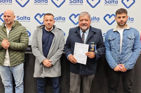 Veteranos de Malvinas recibieron obleas de estacionamiento gratuito