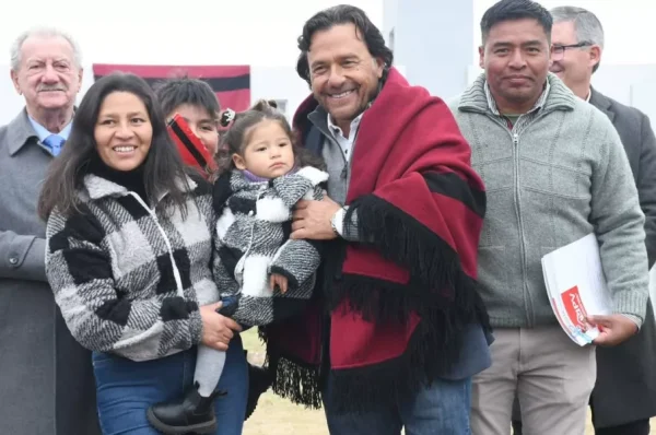 Sáenz entregó 138 viviendas en Capital