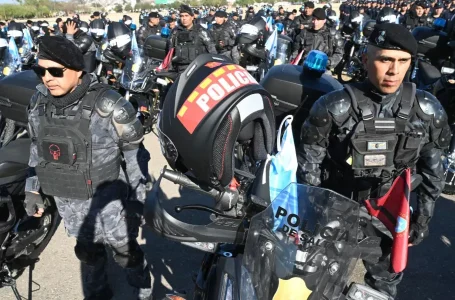 Sáenz fortalece a la Policía de Salta con 151 nuevos móviles y 300 agentes