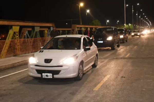 Sáenz habilitó el nuevo puente de Vaqueros tras décadas de espera